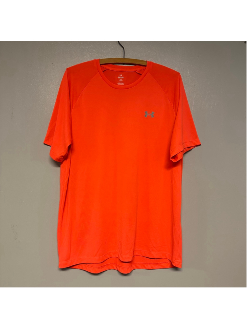 Under Armour Neon Orange and Gray Short Sleeve Tee Loose Fit Mens Large athletic